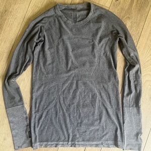 LULU swiftly tech size 8